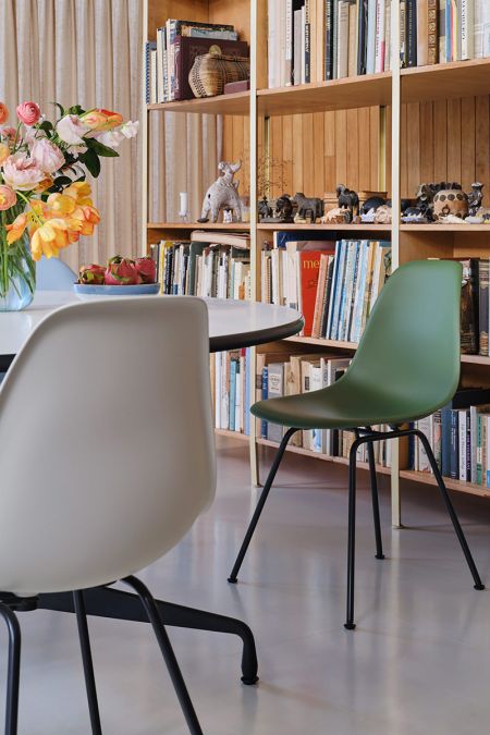 Update für einen Klassiker: „Eames Plastic Chair RE“