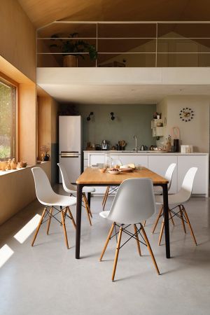 Update für einen Klassiker: „Eames Plastic Chair RE“