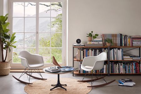 Update für einen Klassiker: „Eames Plastic Chair RE“