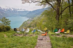 Update für einen Klassiker: „Eames Plastic Chair RE“