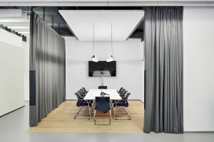 Flexible Akustikwunder: Schallschutzvorhänge