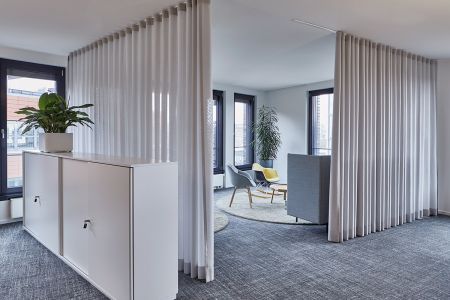 Flexible Akustikwunder: Schallschutzvorhänge