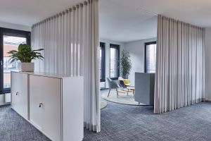 Flexible Akustikwunder: Schallschutzvorhänge