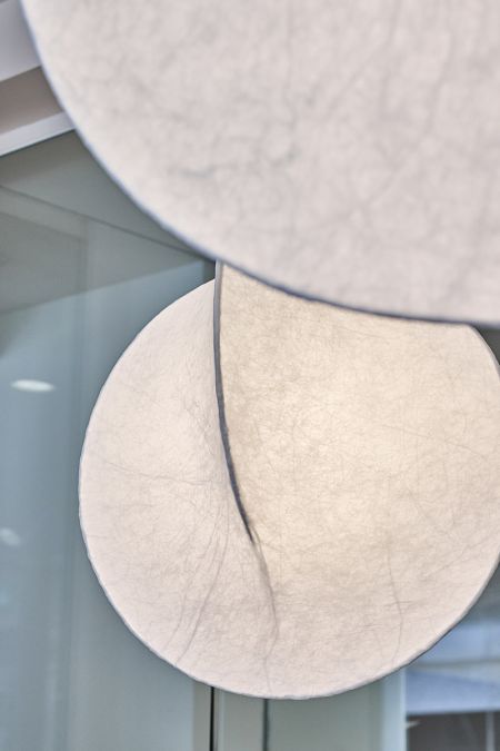 neu im Showroom: Overlap Hängeleuchte von Flos