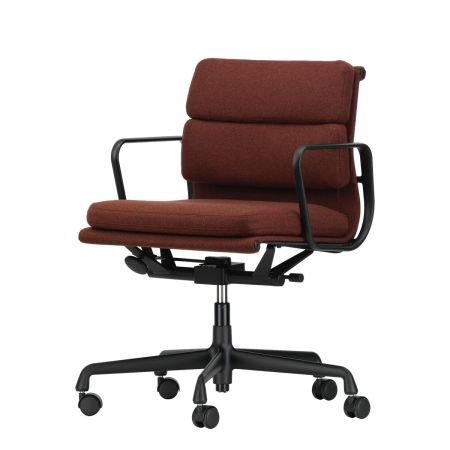 Eames Aluminium & Soft Pad Chairs von Vitra