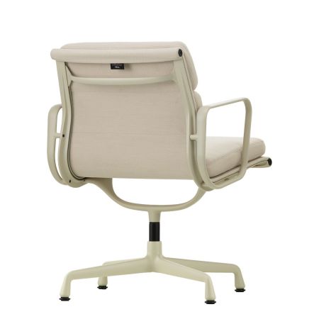Eames Aluminium & Soft Pad Chairs von Vitra
