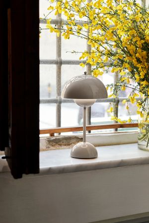 Flowerpot (© &copy;&Tradition)