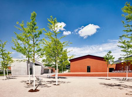 Stühle satt (© Vitra)