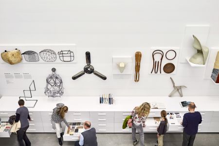 Stühle satt (© Vitra)