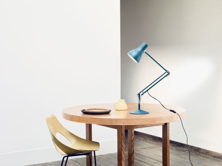 Typ 75 Leuchte Saxon Blue by Magarete Howell (© Anglepoise)