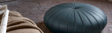 Pouf Esedra von Poltrona Frau - Design Monica F&ouml;rster (© Poltrona Frau)
