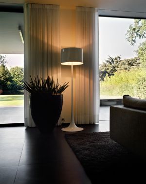 Stehleuchte Spun Light (© Flos)