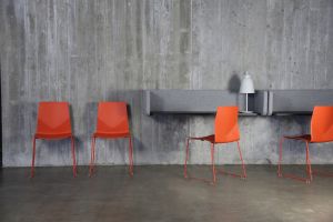 Stuhl Four Cast, Schreibtisch Four Us Wallpod (© Four&reg;Design)