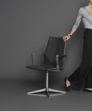 Stuhl Four Cast XL (© Four&reg;Design)