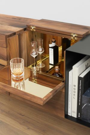Barschrank Araq (© E15)