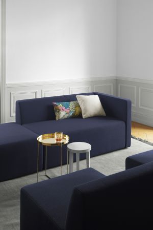 Sofa Kerman, Beistelltische Alex und Habibi (© E15)