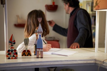 Wooden Dolls (© Vitra)
