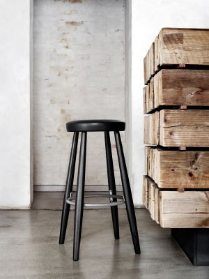 Barhocker CH56 (© Carl Hansen)