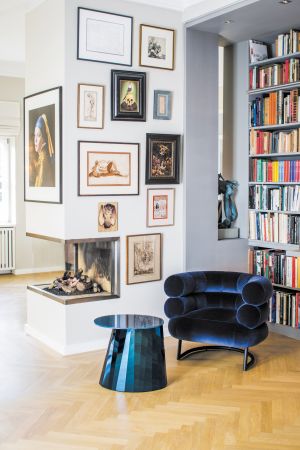 Pli Side Table, Sessel Bibendum (© Elias Hassos)