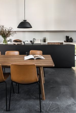Stuhl Pato Kollektion, Tisch Taro (© Fredericia)