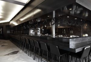 Barhocker Spine Kollektion (© Fredericia)