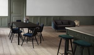 Stuhl und Hocker Spine Kollektion, Sofa Haiku (© Fredericia)