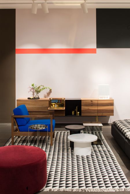 Sideboardserie SHAHNAZ und MAHNAZ aus Massivholz mit Barschrank ARAQ, Sofa Shiraz, Sessel Byron, Beistelltische Enoki und  Vier