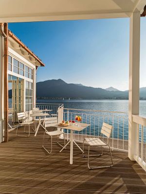 St&uuml;hle Balcony, Tische Trio (© Weish&auml;upl M&ouml;belwerkst&auml;tten)