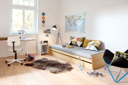 Bett/Sofa L&ouml;nneberga (© Richard Lampert)