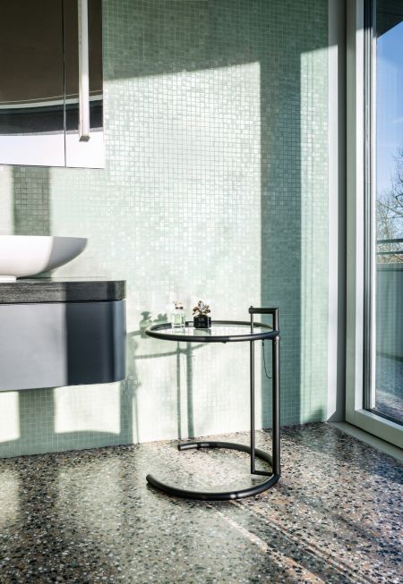 Adjustable Table - Hersteller ClassiCon authorised by The World Licence Holder Aram Designs Ltd. (© Daniel Breidt)