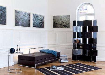 Adjustable Table - Hersteller ClassiCon authorised by The World Licence Holder Aram Designs Ltd. (© Elias Hasso)