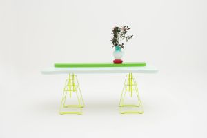 Lackaffe Tischbock (© Atelier Hau&szlig;mann)