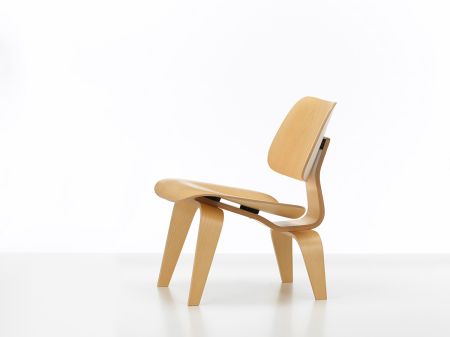 Sessel LCW Esche natur (© Vitra)