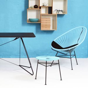 Acapulco Chair & Centro Hocker (© OK Design)
