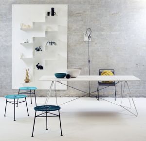 OAS Table & Centro Hocker (© OK Design)