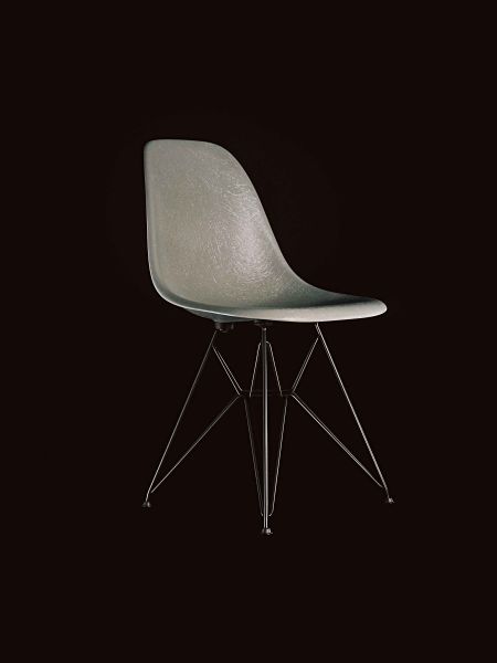 Farbe: Raw Umber (© vitra)