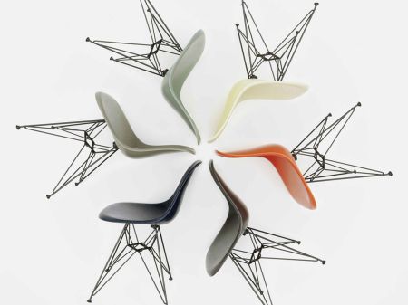 Die Rückkehr des „Eames Fiberglass Chair“ (© vitra)
