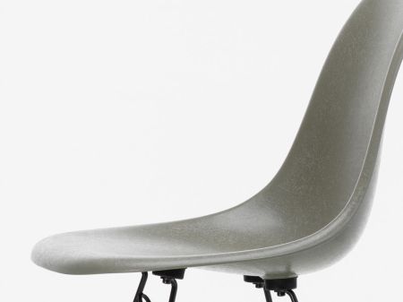 Die Rückkehr des „Eames Fiberglass Chair“ (© vitra)