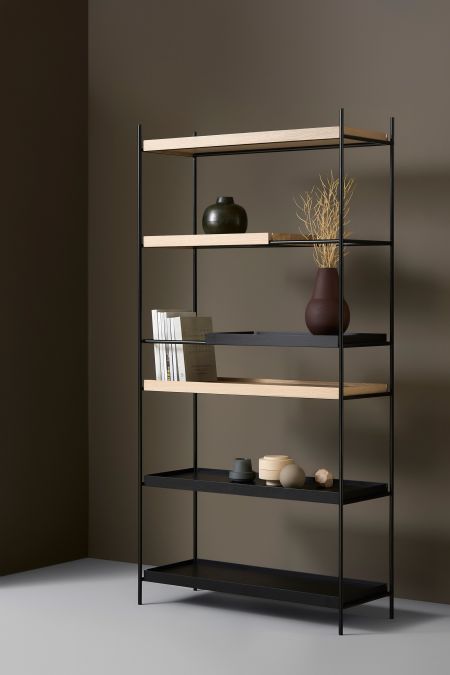 Regal Tray Shelf (© Woud)