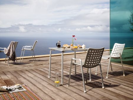 Landi Chair (© Vitra)