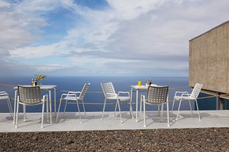 Landi Chair (© Vitra)