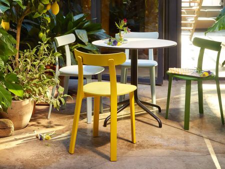 All Plastic Chair (© Vitra)