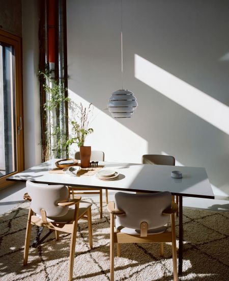 Tisch Kaari, Stuhl Domus (© Artek)