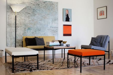 Kiki Bank, Stuhl, Sofa (© Artek)