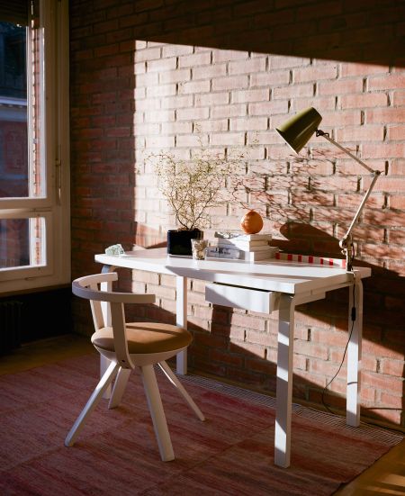 Aalto Tisch, Rival Stuhl (© Artek)