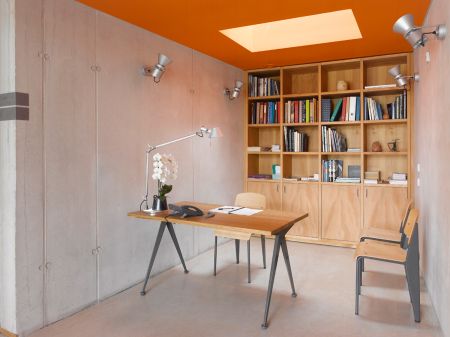 Schreibtisch Compas Direction, St&uuml;hle Standard (© Vitra)