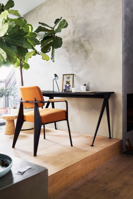 Stuhl Fauteuil Direction, Schreibtisch Compas Direction (© Vitra)