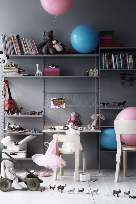 Die Geschichte hinter dem „String“-Regal (© String Furniture)