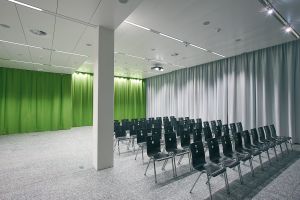 Schallvorhang OFFICE mit Schienensystem TRUMPF 95  (© Gerriets)