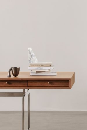 Office Desk (© Karakter)